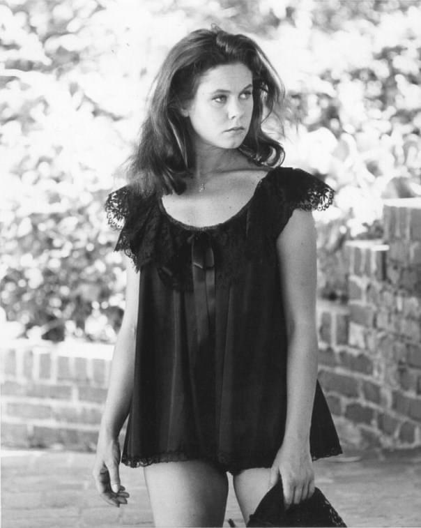 Elizabeth Montgomery in Johnny Cool (1963) - natural beauty.jpg
