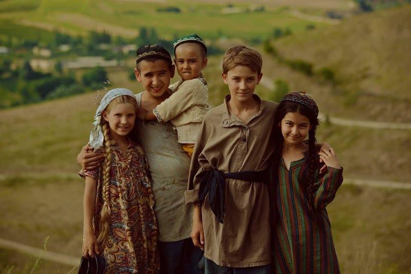 Village children in Uzbekistan, then part of the Soviet Union (1980s).jpg