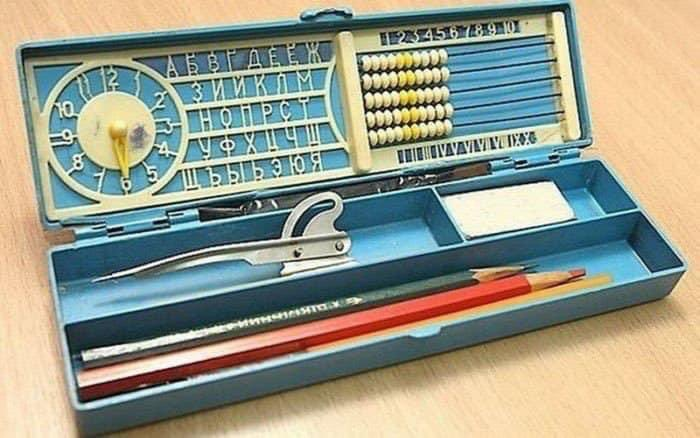 A 1970s Russian pencil case.png