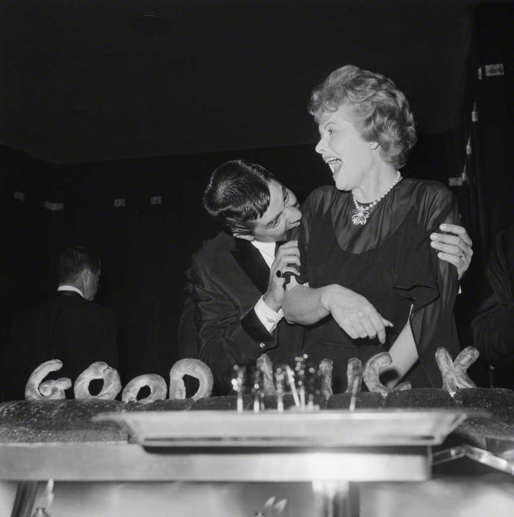 Lucille Ball at the opening of Jerry Lewis Hollywood restaurant in 1962.jpg