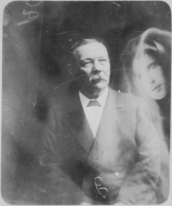 1919-arthur-conan-doyle-with-the-spirit-of-his-son-kingsley.jpg