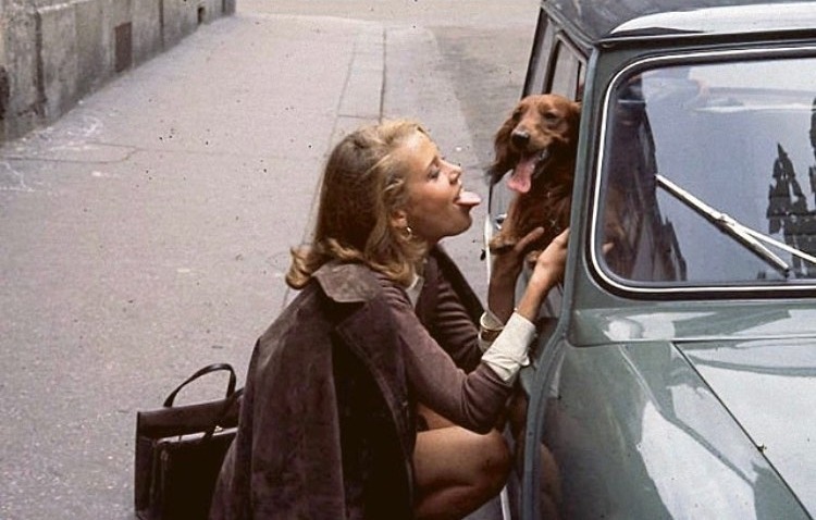 Jane Fonda and friend, Paris 1963.jpg
