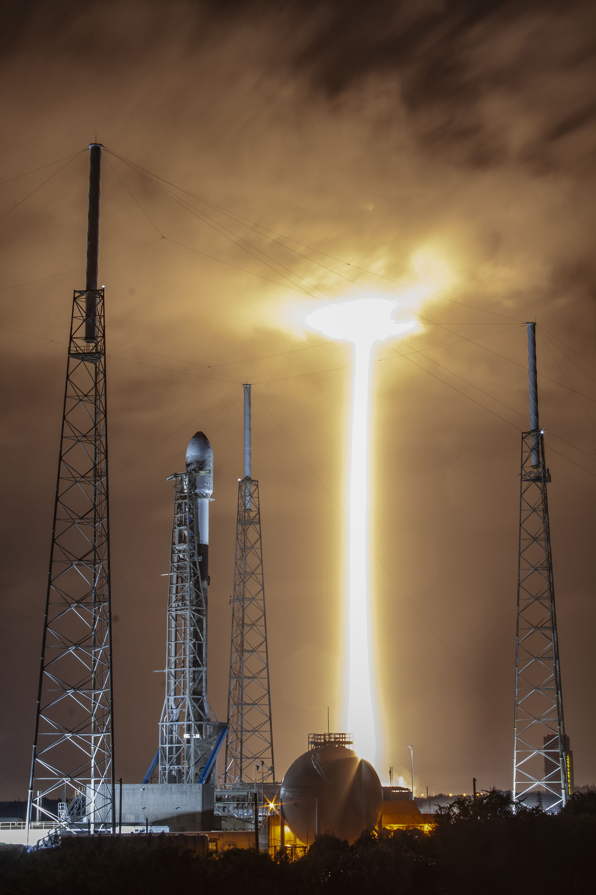 Spacex crew-3 launch.jpg