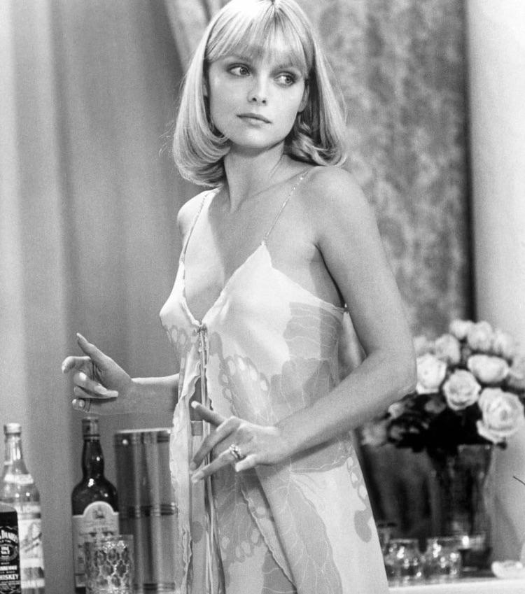 Michelle Pfeiffer -Scarface Set 1983.jpg