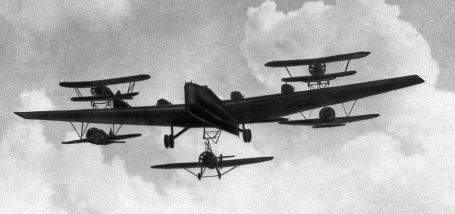 Zveno Project - was a parasite aircraft developed in the Soviet Union during the 1930's. It consisted of a Tupolev TB-1 or TB-3 bomber mothership and 2 to 5 fighters.jpg