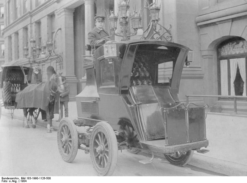 German electric, with a chauffeur. 1904.png