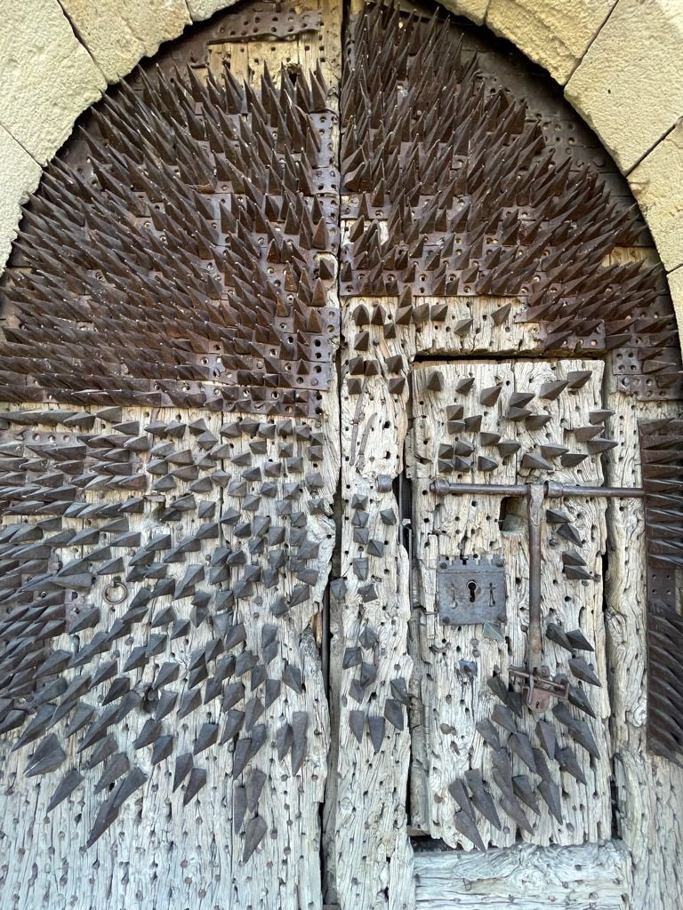 The main gate of Castle Pedraza in Spain, ca. 15th century.jpg