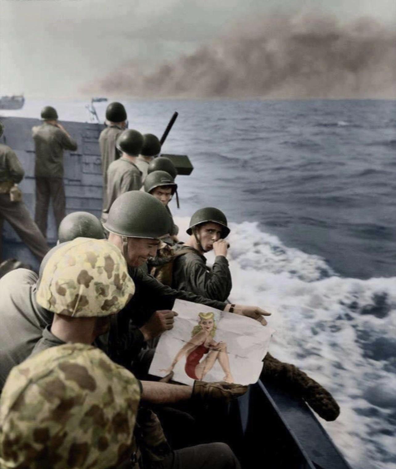 American soldiers approaching Japanese held islands in the Pacific theatre, 1943.jpg