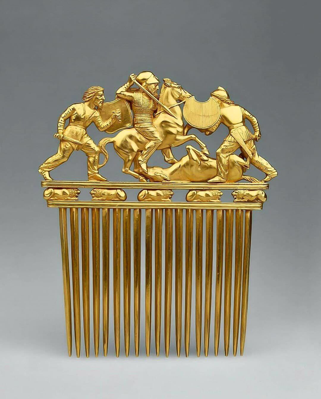 2,500 year old Scythian comb.jpg