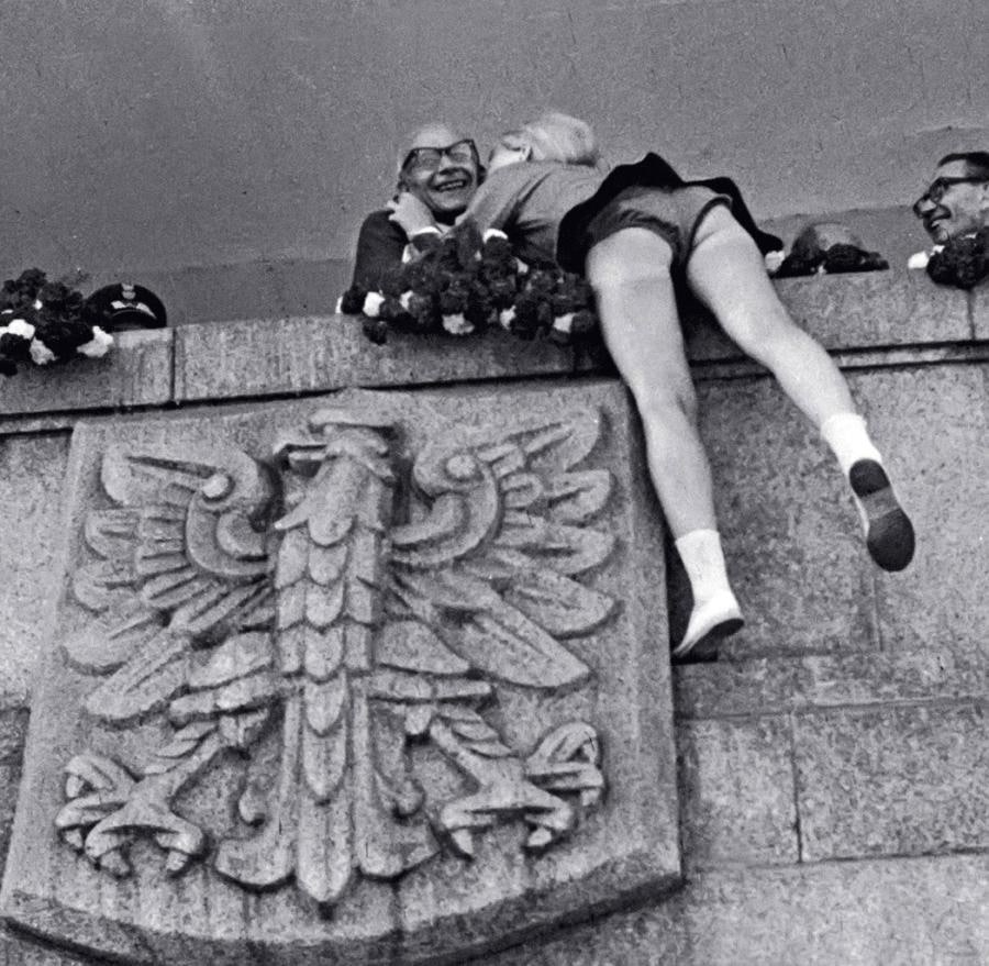 A fan spontaneously kisses the first secretary of the Polish United Workers party committee, V. Gomulka. 1960s.jpg