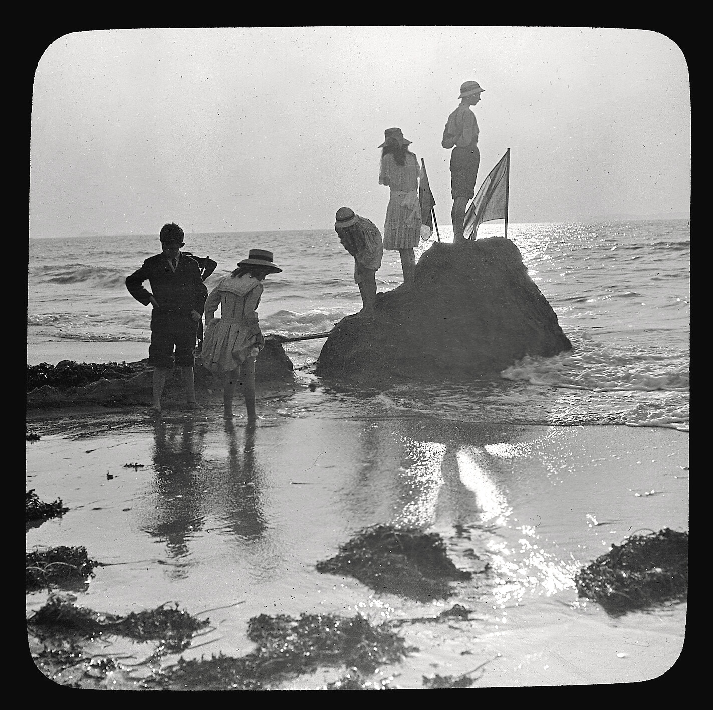 Au jusant, plage de Rochebonne, Saint-Malo, 1914.jpg