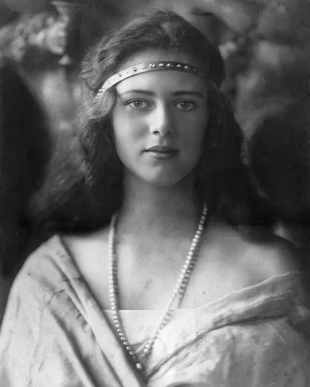 Princess Ileana of Romania, 1920s.png