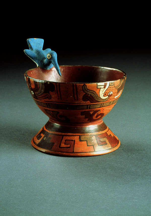 A Mixtec cup with a hummingbird. Burnished fine clay with red, white, black, grey and blue pigments. Post-Classic Period (900-1521 CE), now on display at the National Museum of Anthropology in Mexico.png