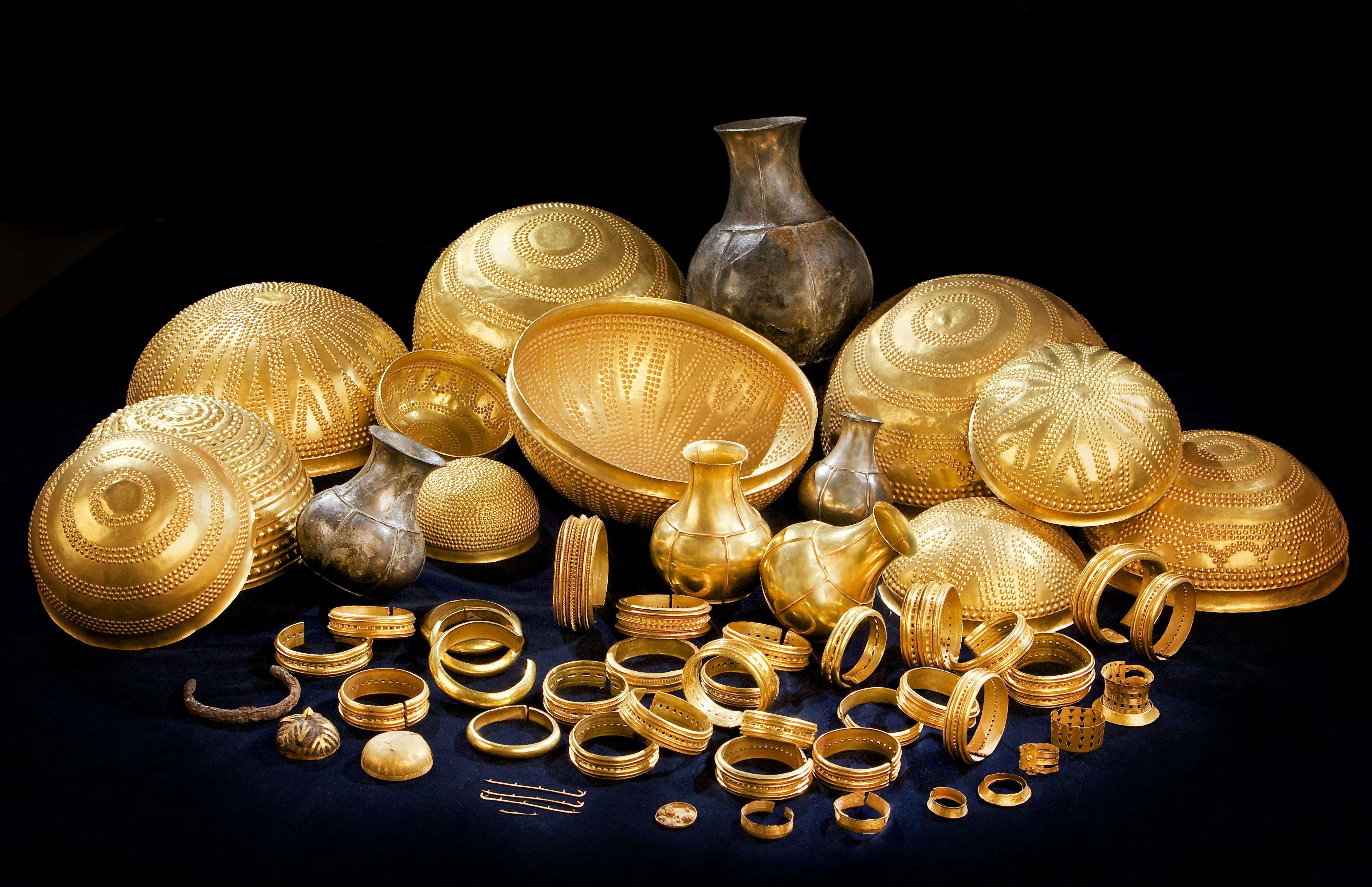 Treasure of Villena - 10 kg of gold - Iberian Peninsula - Argaric culture or Bronze of Levante culture - Bronze Age, circa 1000 BCE.jpg