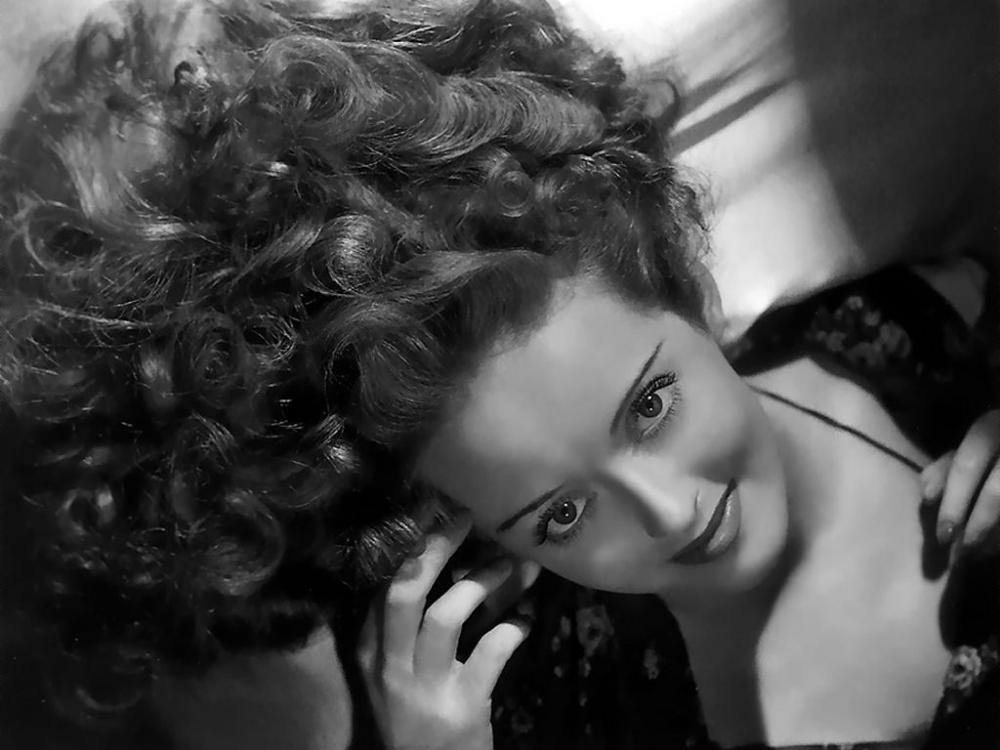 Bette Davis (1939).jpg