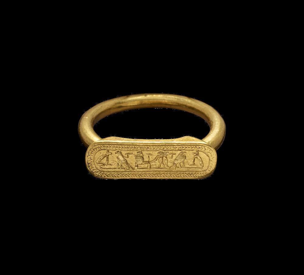 Phoenician Gold ring with cartouche, 7th century BC, from The British Museum.jpg