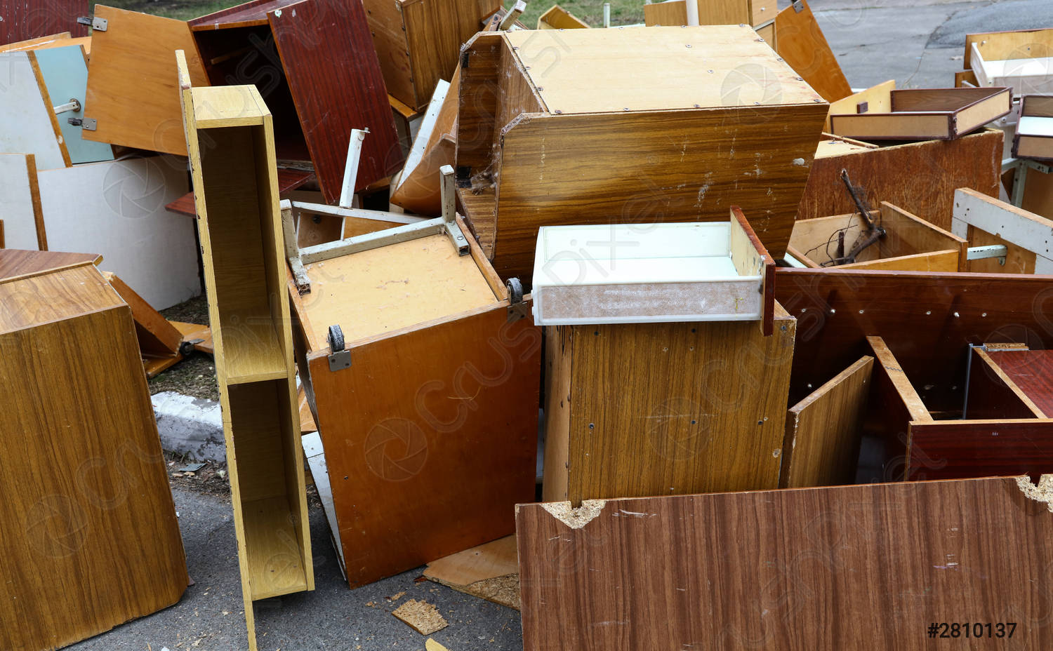 old-broken-wooden-furniture-on-2810137.jpg