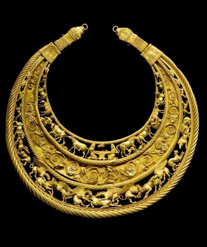 Scythian gold Pectoral from Tolstaja Mogila, Kurgan. 4th century BCE. Museum of History of Ukraine.jpg