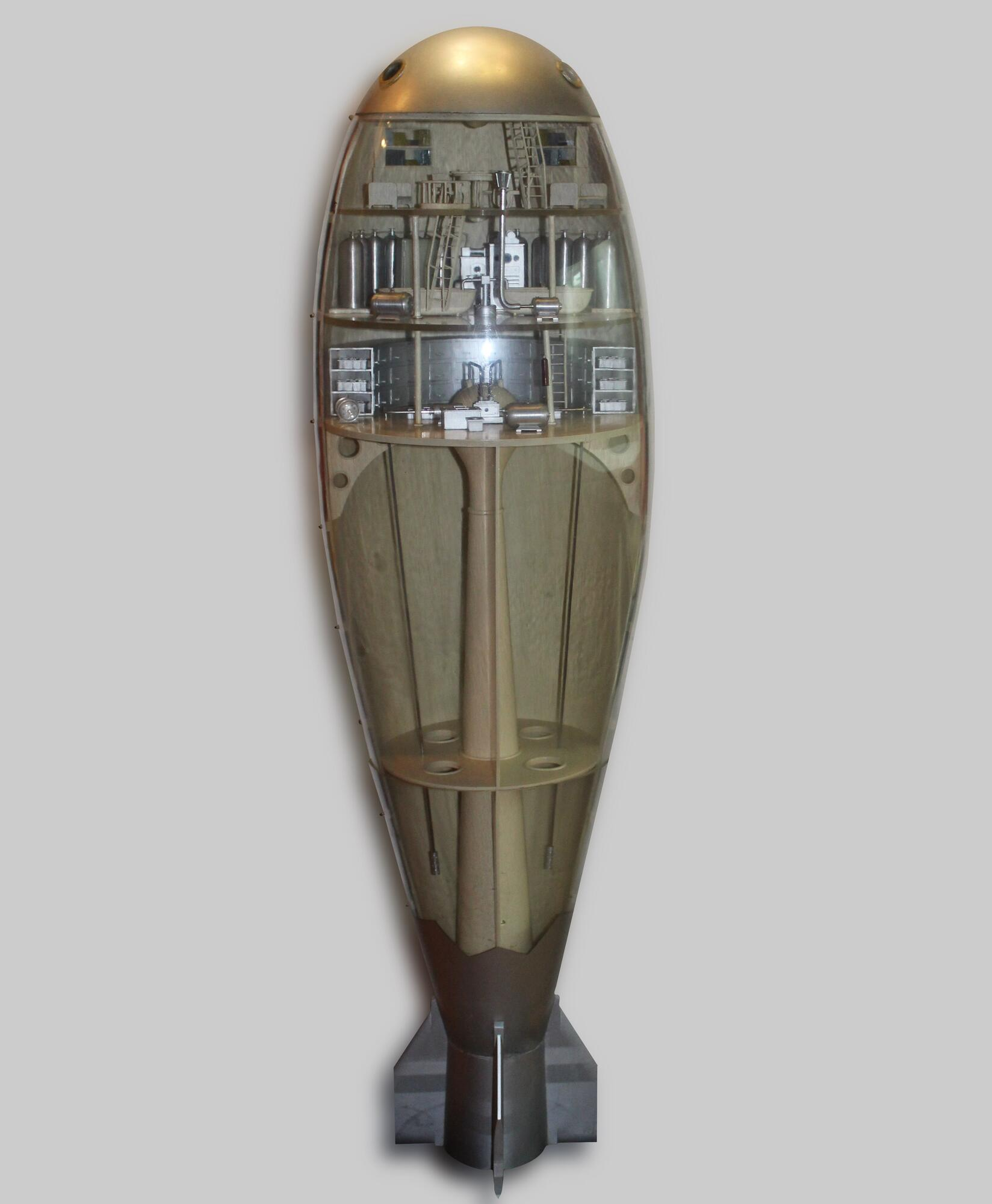 Rocket model as it was presented by Konstantin Tsiolkovsky, father of theoretical cosmonautics.png