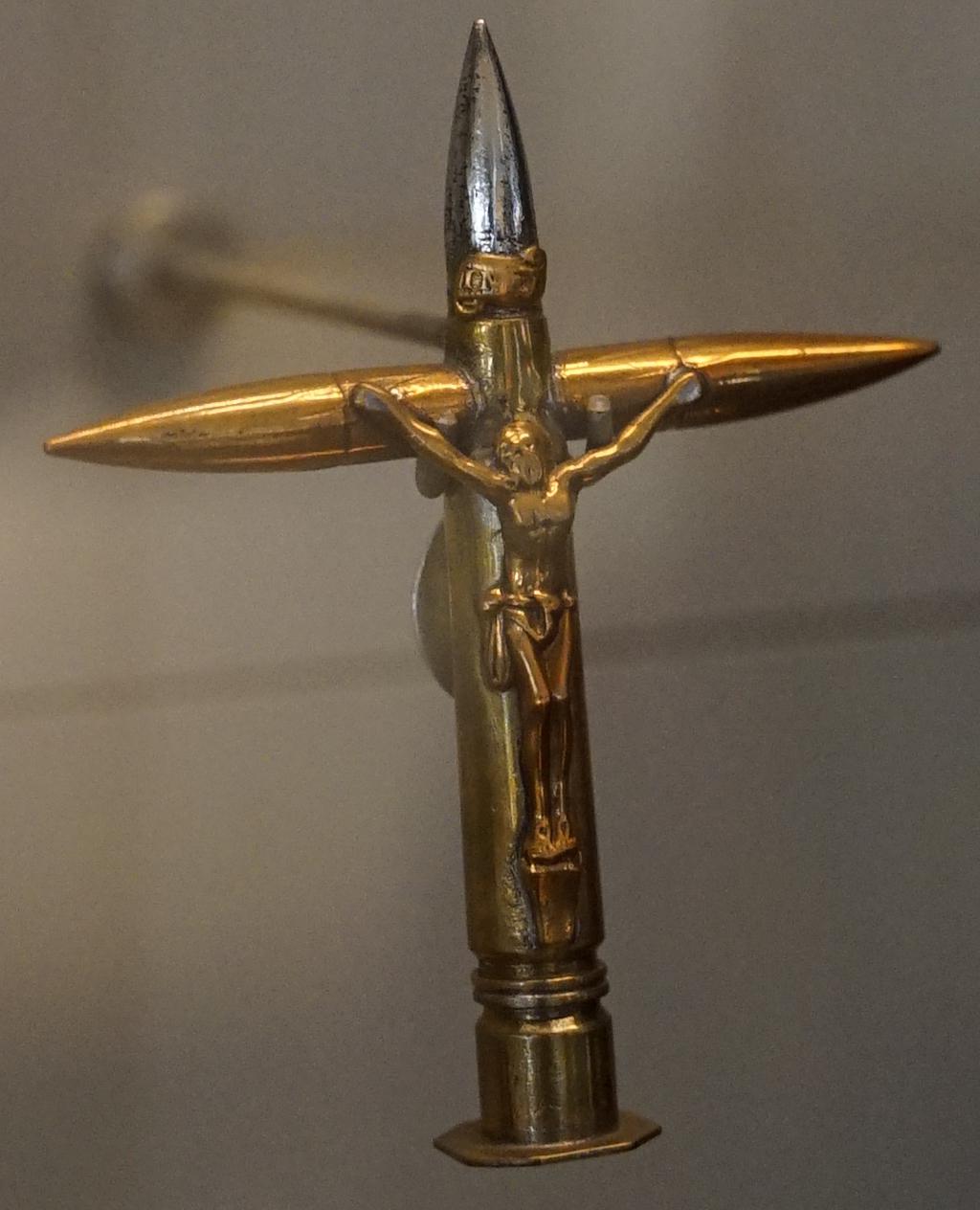 Trench art crucifix made of bullets, WWI, Musée de l'Armée.jpg