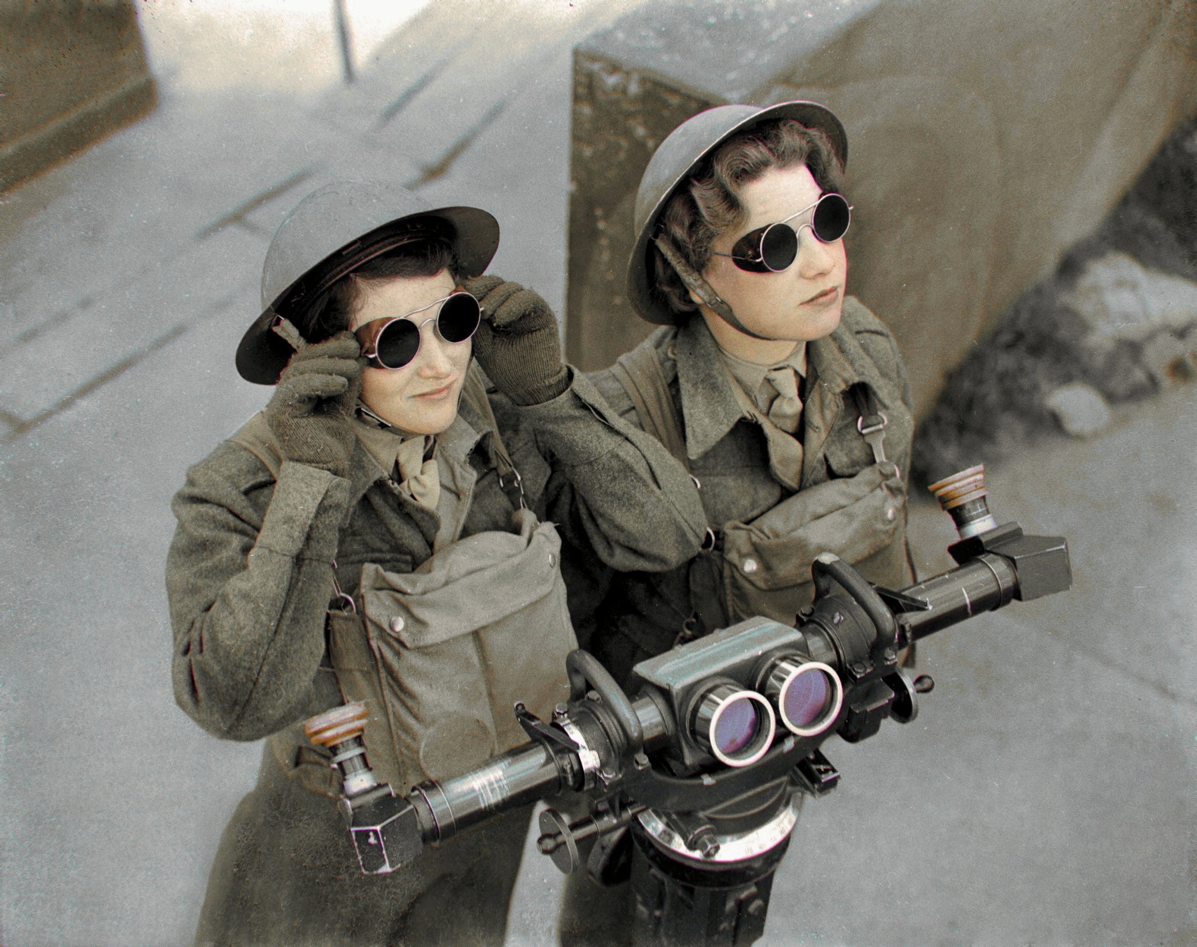 Women's branch of the British Army (Auxiliary Territorial Service) with anti aircraft sight during WWII, 1940s.jpg