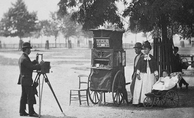 Posing for a street photo in London,1870s.jpg