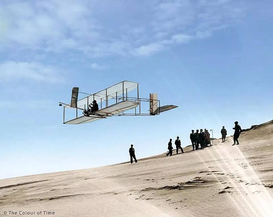 Orville Wright Flying a Glider, North Carolina, 1902.jpg