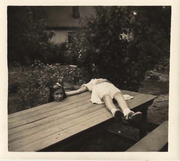 an unusual photo of sisters or how people did without photoshop, but this is 1920.jpg