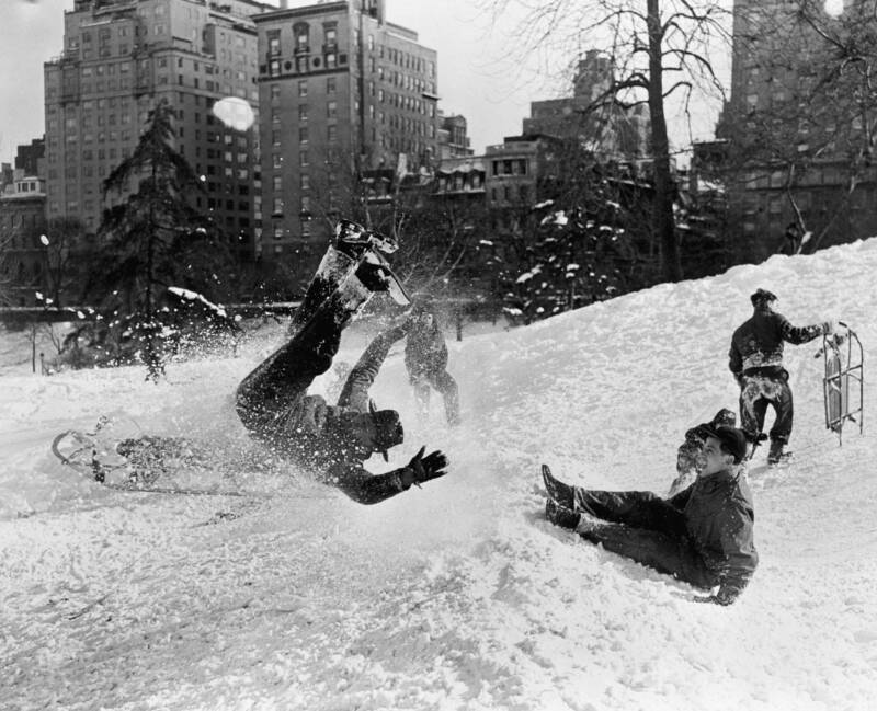 New Yorkers in Central Park, playing in the record snow storm of December 1947.jpg