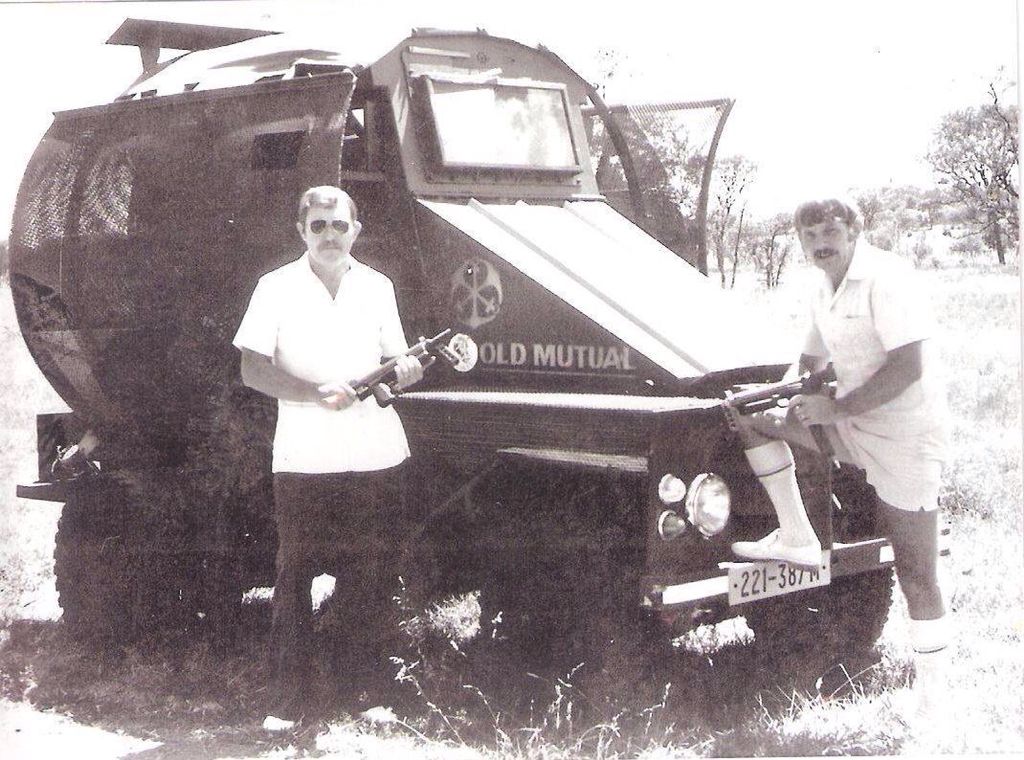 Rhodesian insurance salesmen - Old Mutual (1970s).jpg