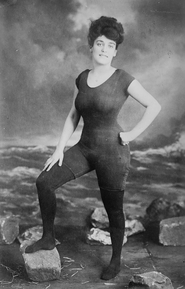 Annette Kellerman promotes women’s right to wear a fitted one-piece bathing suit, 1907. She was arrested for indecency.jpg
