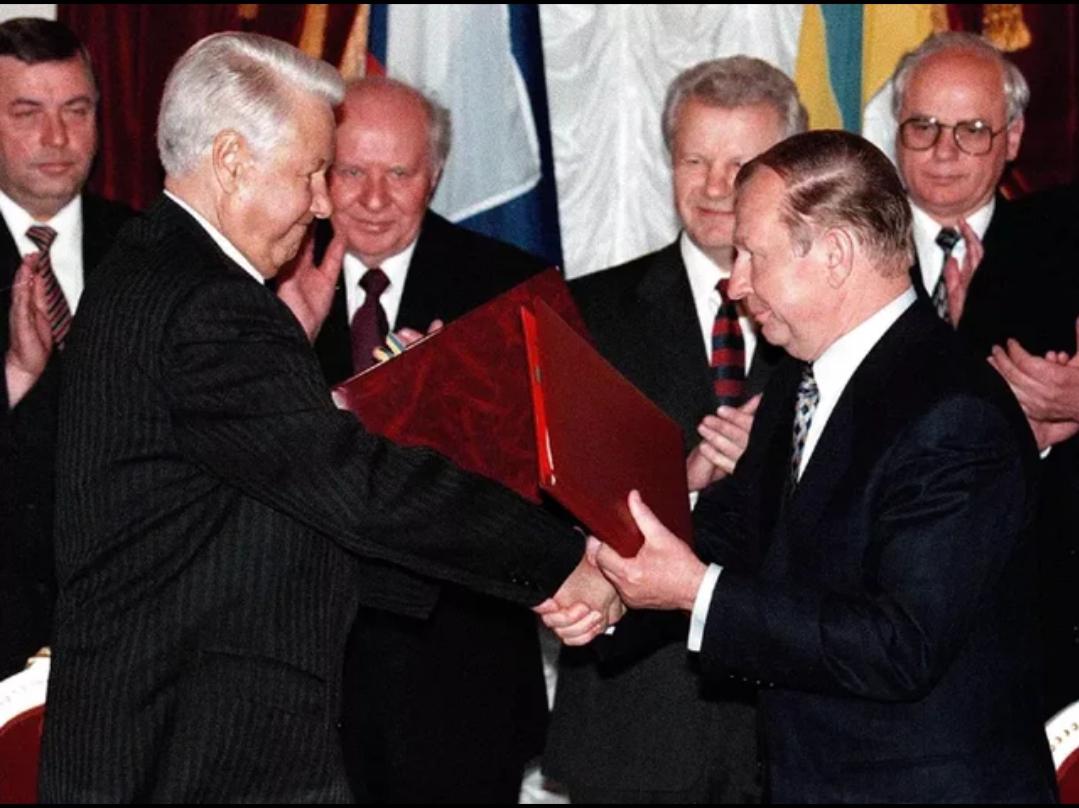 In 1996 Ukraine handed over nuclear weapons to Russia in exchange for a guarantee never to be threatened or invaded..jpg
