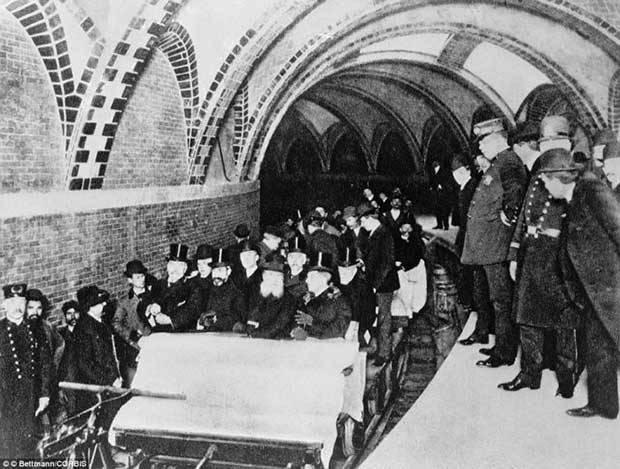 The first passengers aboard the brand-new New York subway system in 1904.jpg