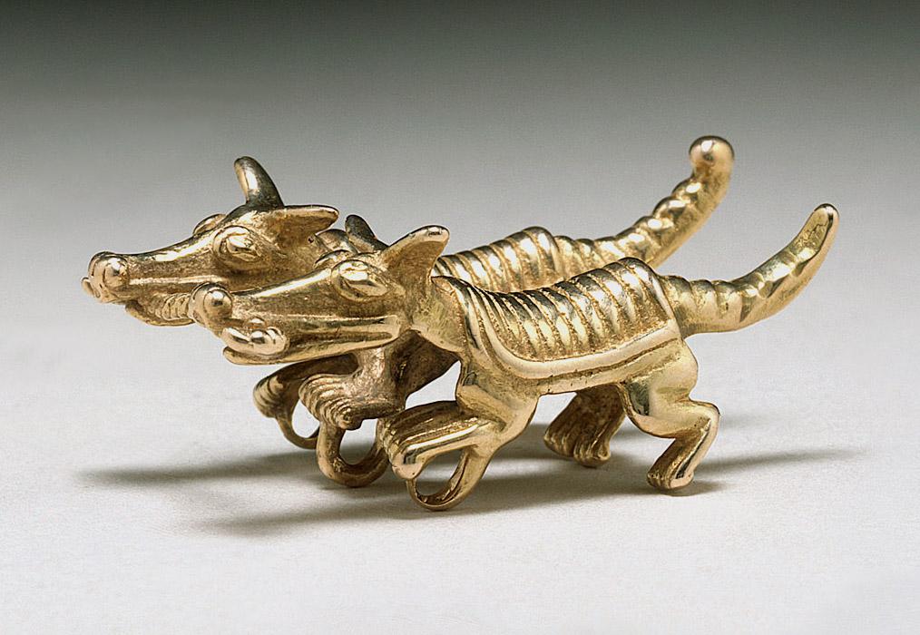Gold pendant shaped like two armadillos. Panama, Veraguas culture, 700-1500 AD.jpg