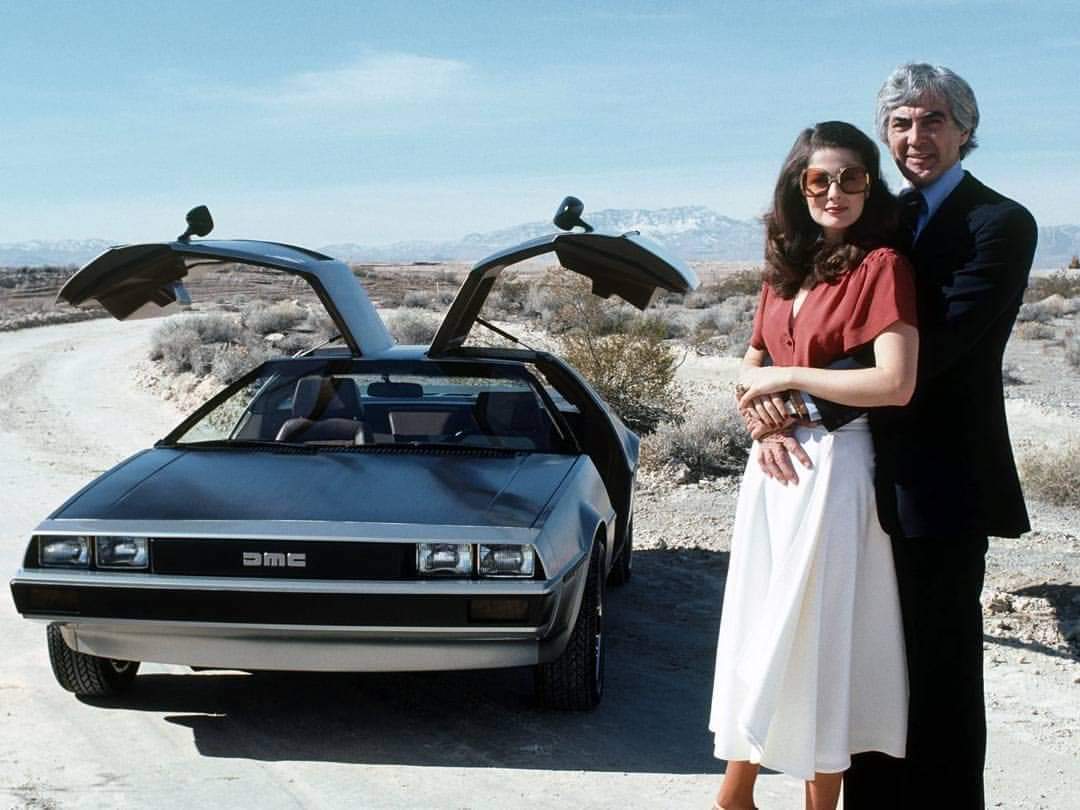 John DeLorean and wife Cristina Ferrare with the DMC-12 prototype, 1979.jpg