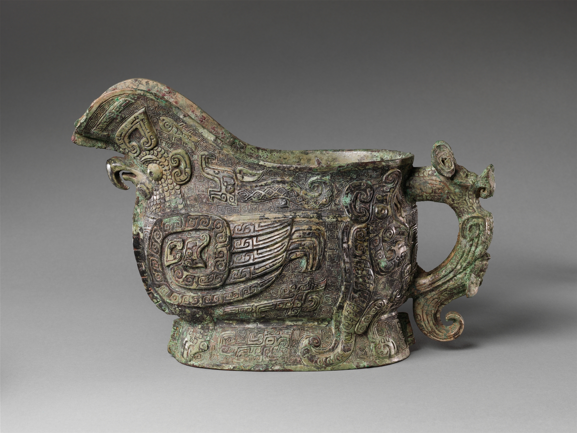 Wine pouring vessel (Gong), Shang dynasty Chinese, 13th-11th c BC. Metropolitan Museum of Art collection.jpg