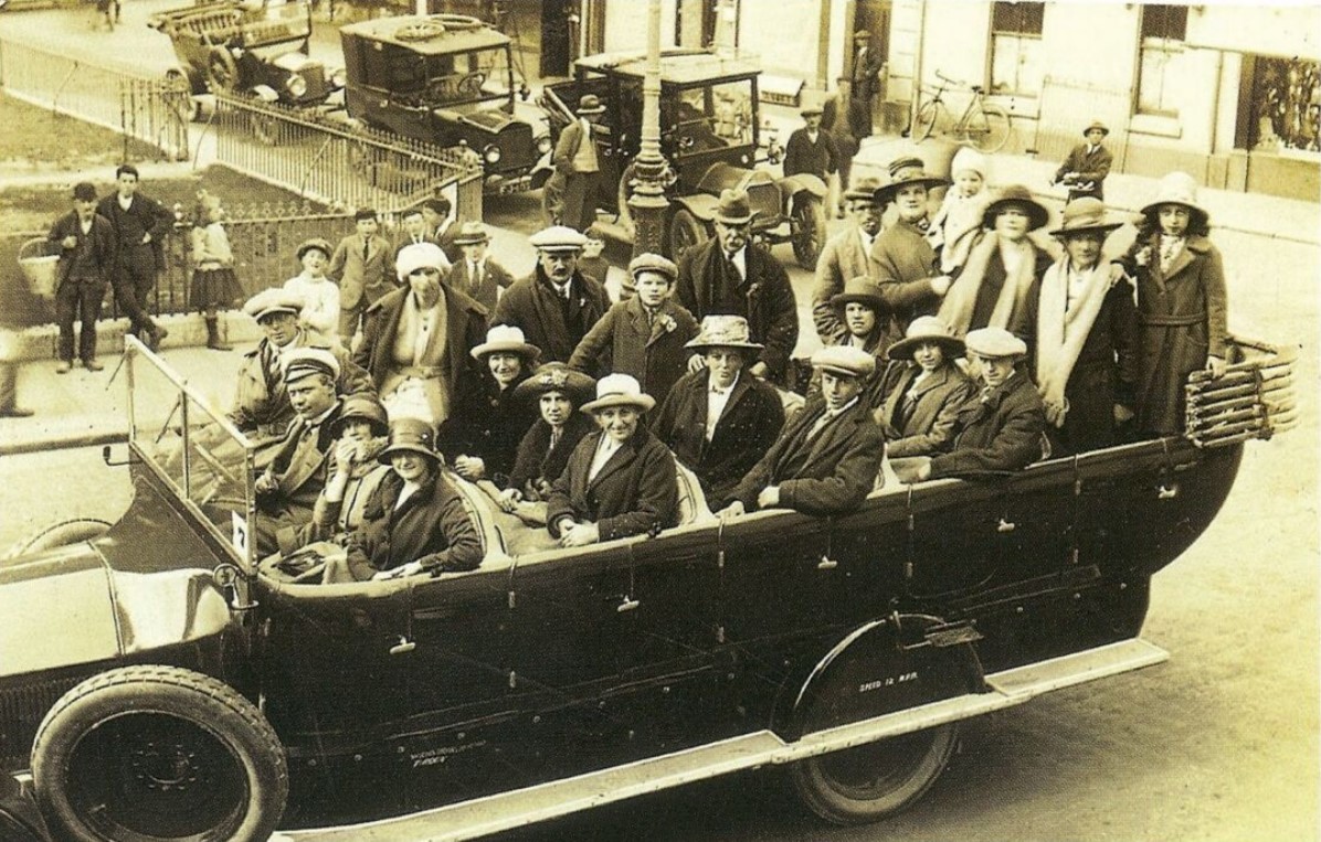 Motorised charabanc outing from the mid-1920s.jpg