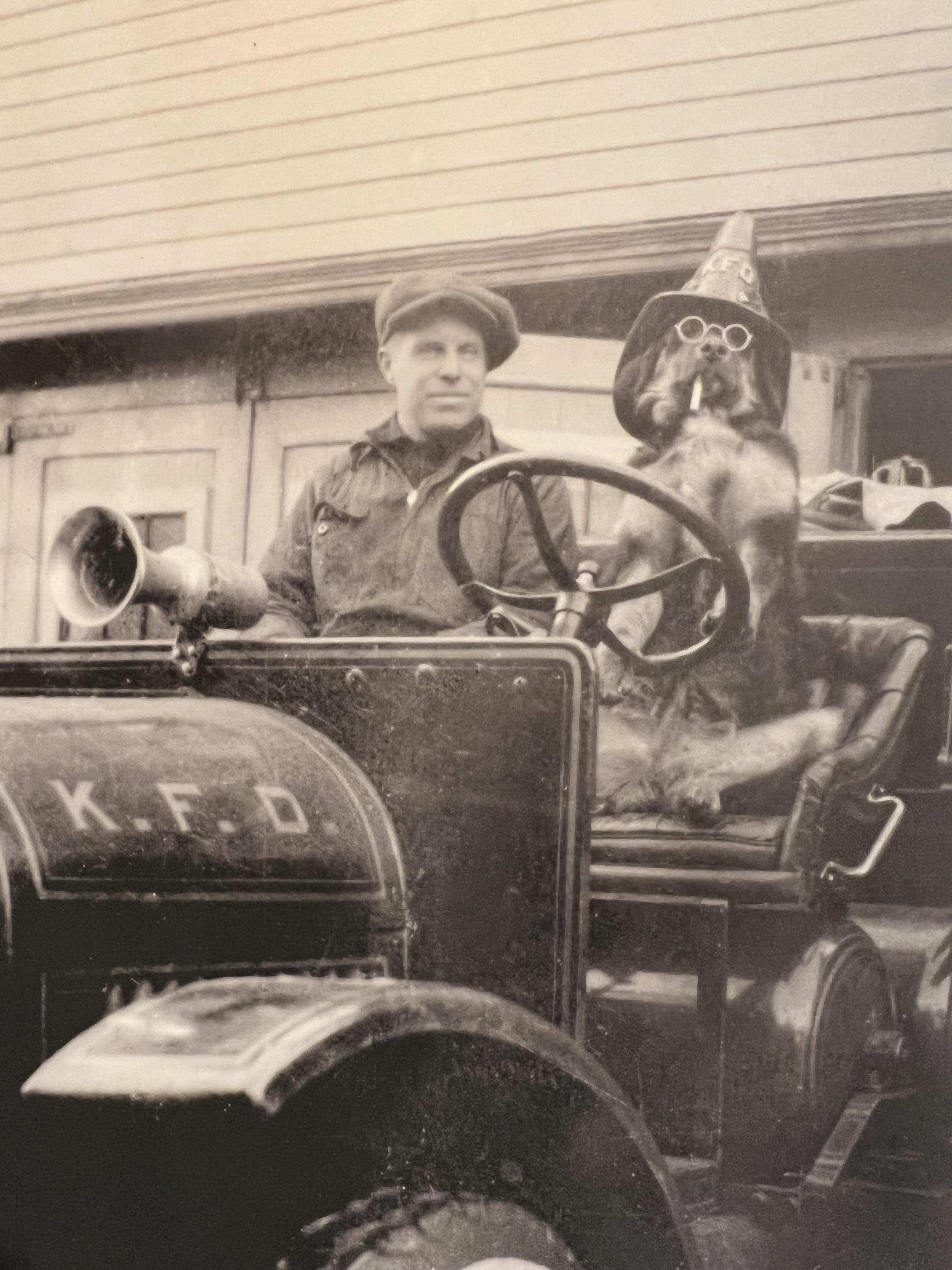 This dog and human serving with the Ketchikan, Alaska fire department circa 1904.jpg
