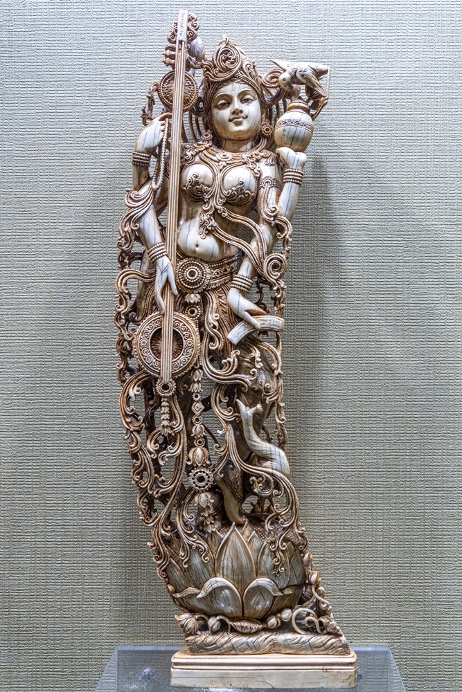 Saraswati, 18th Century, Ivory. Odisha State Museum, Bhuvneshwar, India.jpg