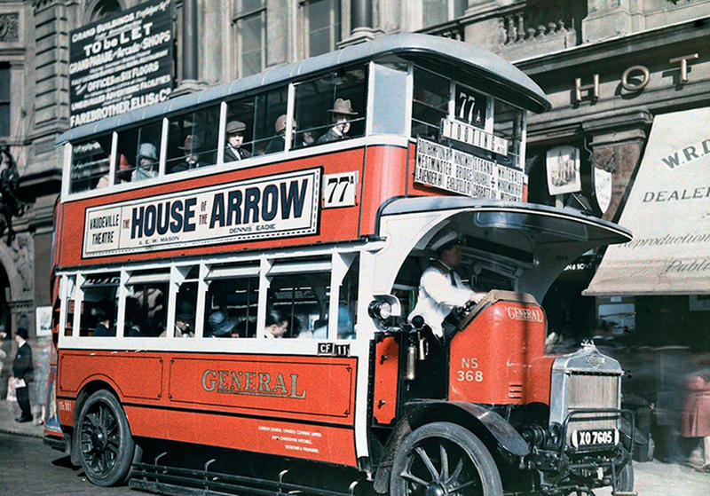 1928. London commuters in a double-decker bus..jpg