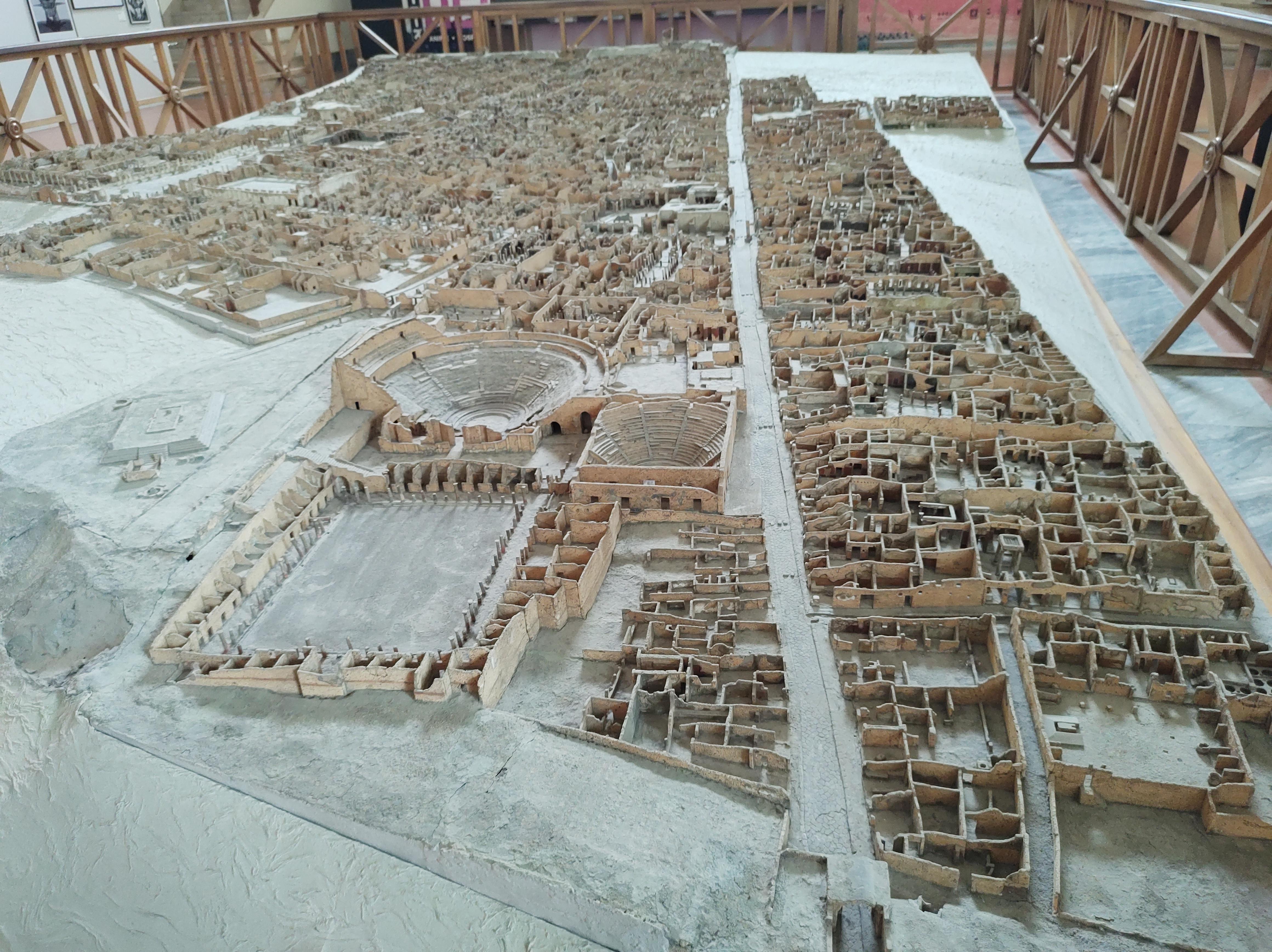 Scale model of Pompeii made 1879.jpg