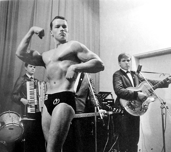 A 16 year-old Arnold Schwarzenegger at his first body-building competition, 1963.png
