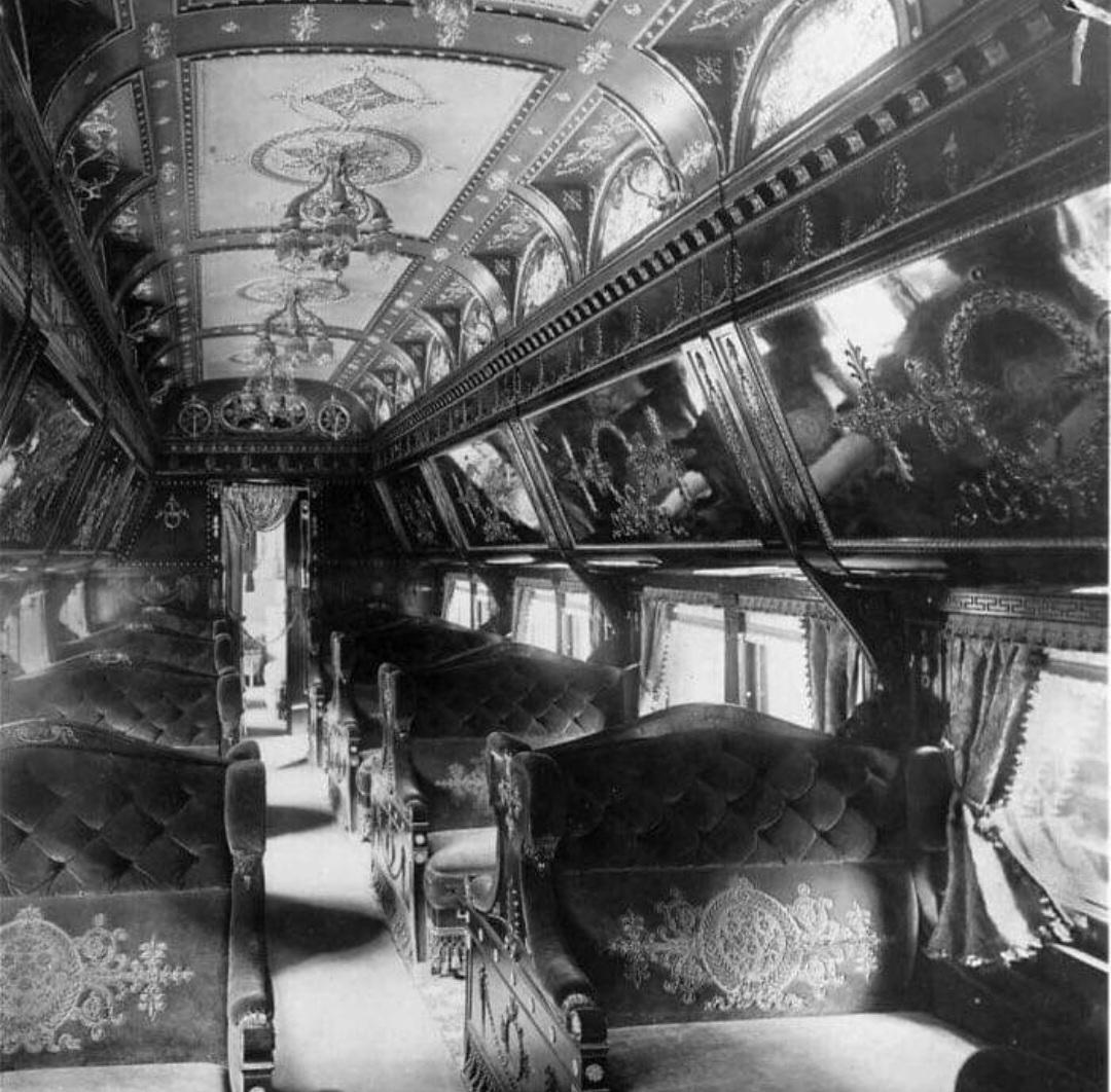 Train travel in the 1890s.jpg