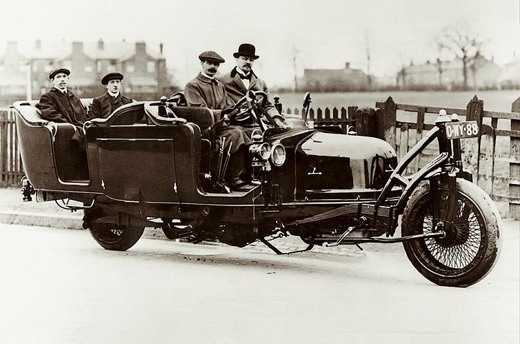 An image of one of the first designs for a gyroscopicaly stabilised 2 wheel car taken as early as the 1910's (The Schilovski Gyrocar).jpg