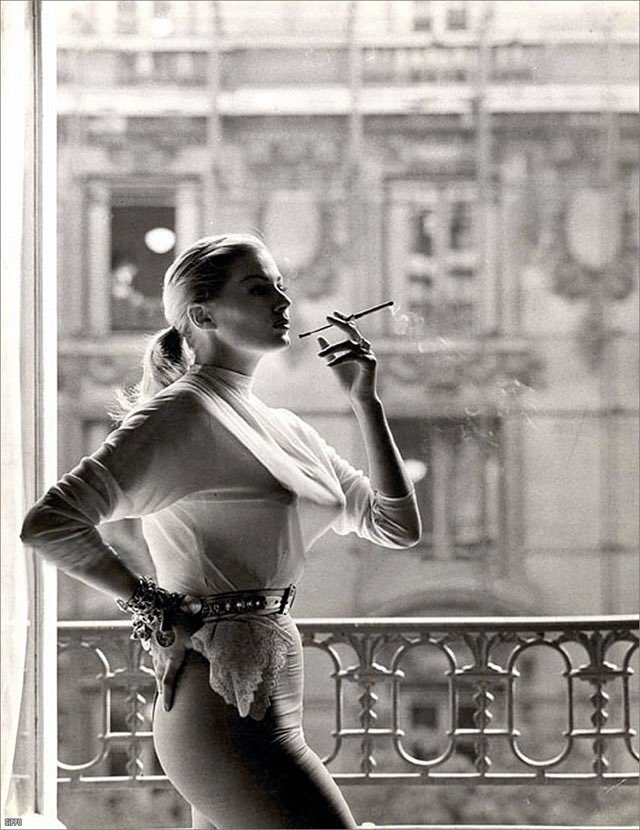 Anita Ekberg - Paris (1959).jpg