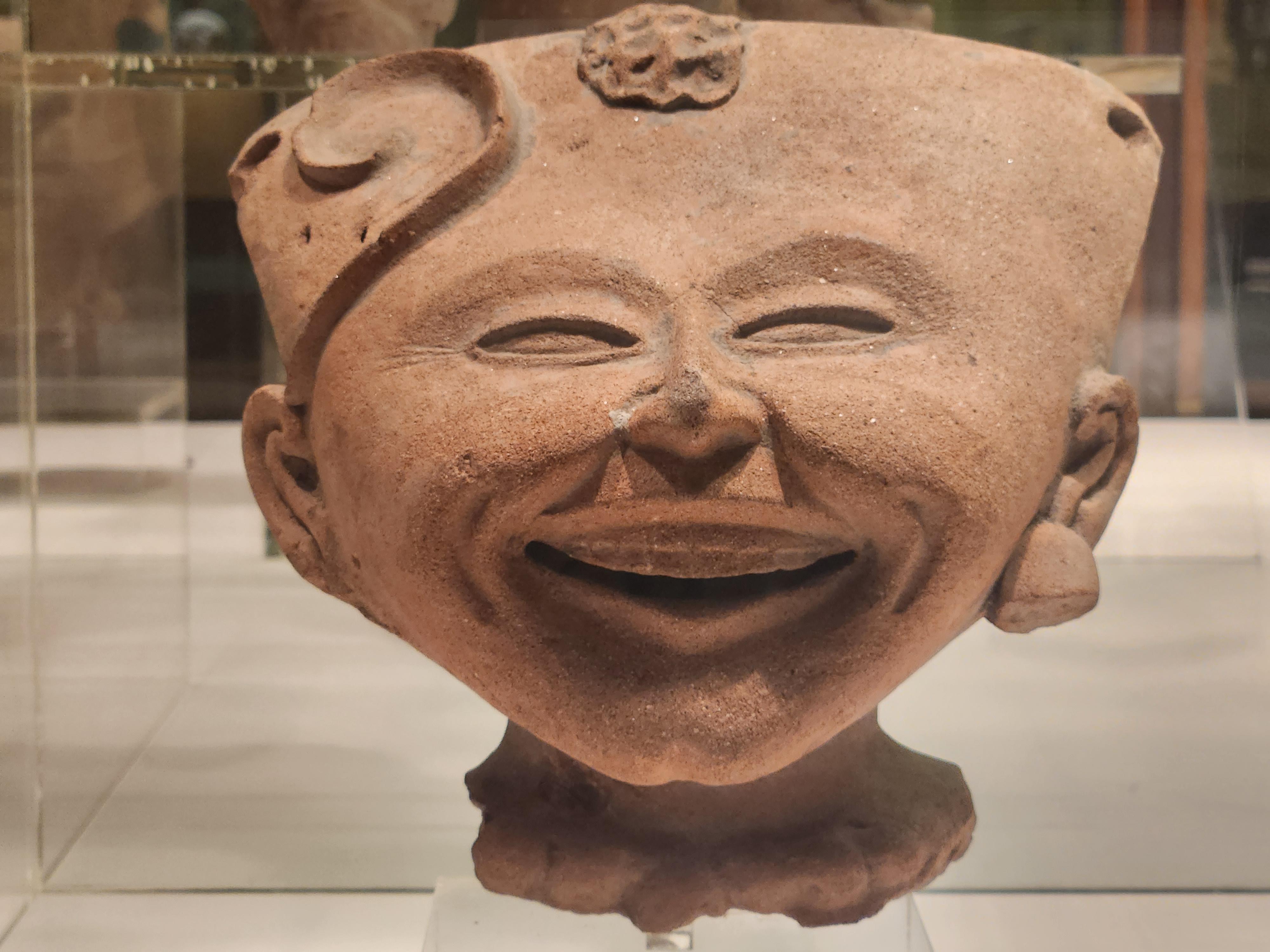 Late classic Remojadas style ceramic head from Veracruz, Mexico, ca. 600-800 AD. American Museum of Natural History collection.jpg
