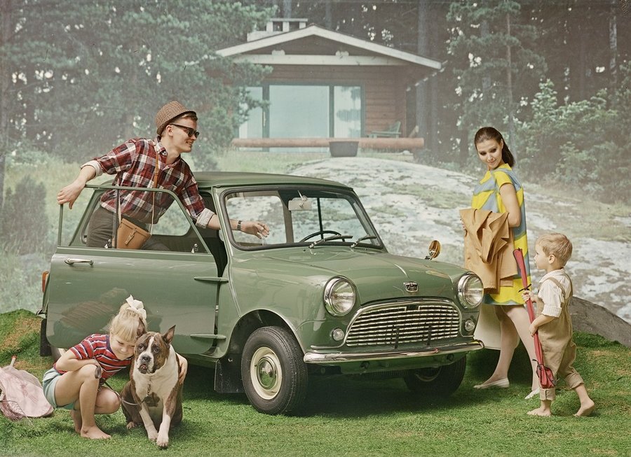A family and their car - the dream - Finnish car advertising (Studio Pietis) 1967.jpg