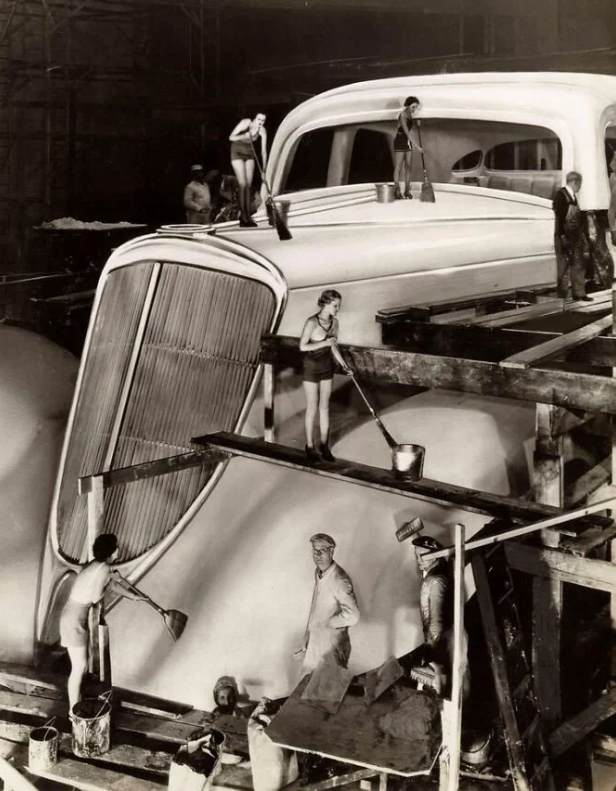 Preparing the Giant Studebaker for the Century of Progress International Exposition, Chicago 1933-34.png
