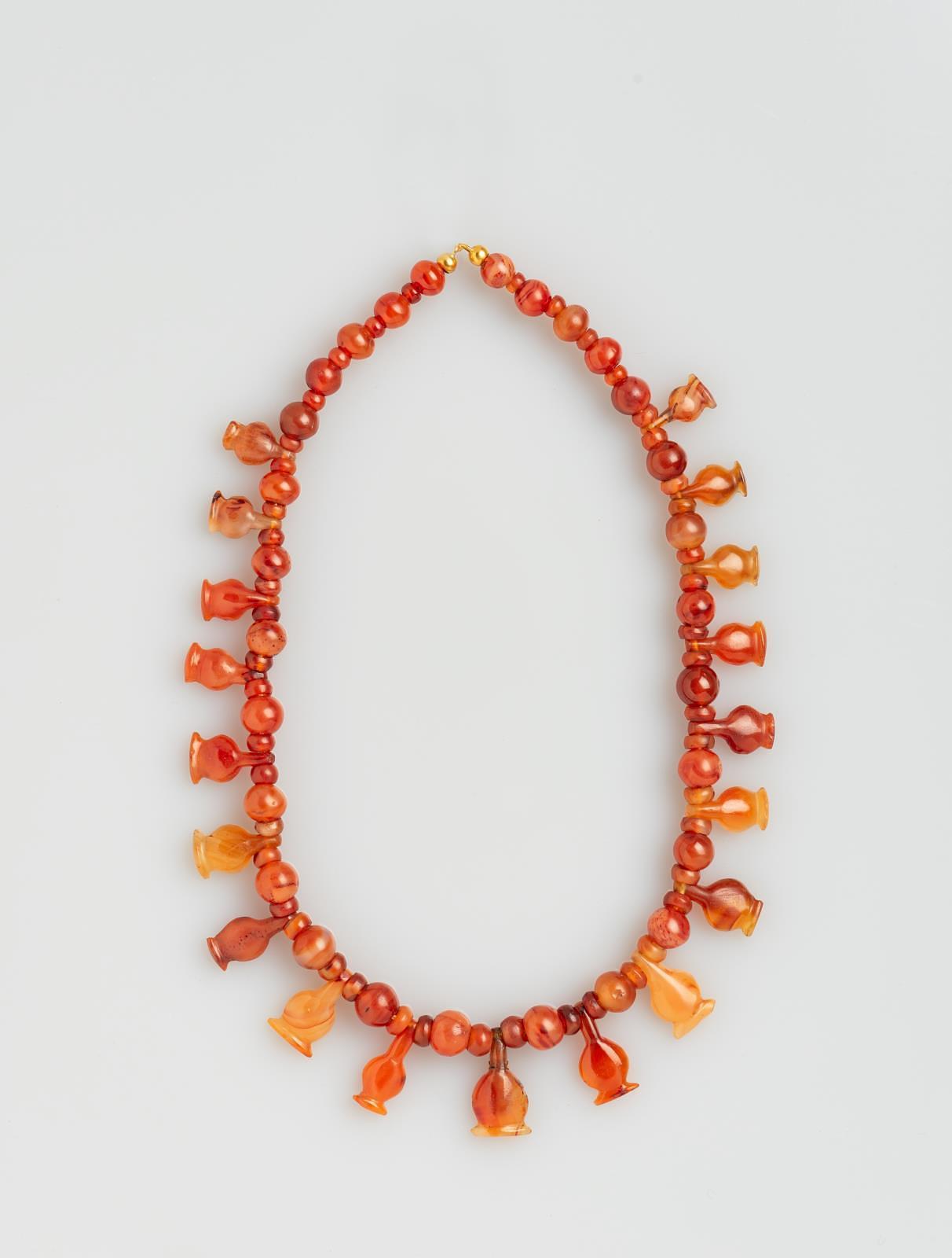 Egyptian carnelian necklace, 18th Dynasty, 1550-1295 BCE, from The Museum of Fine Arts, Boston.jpg