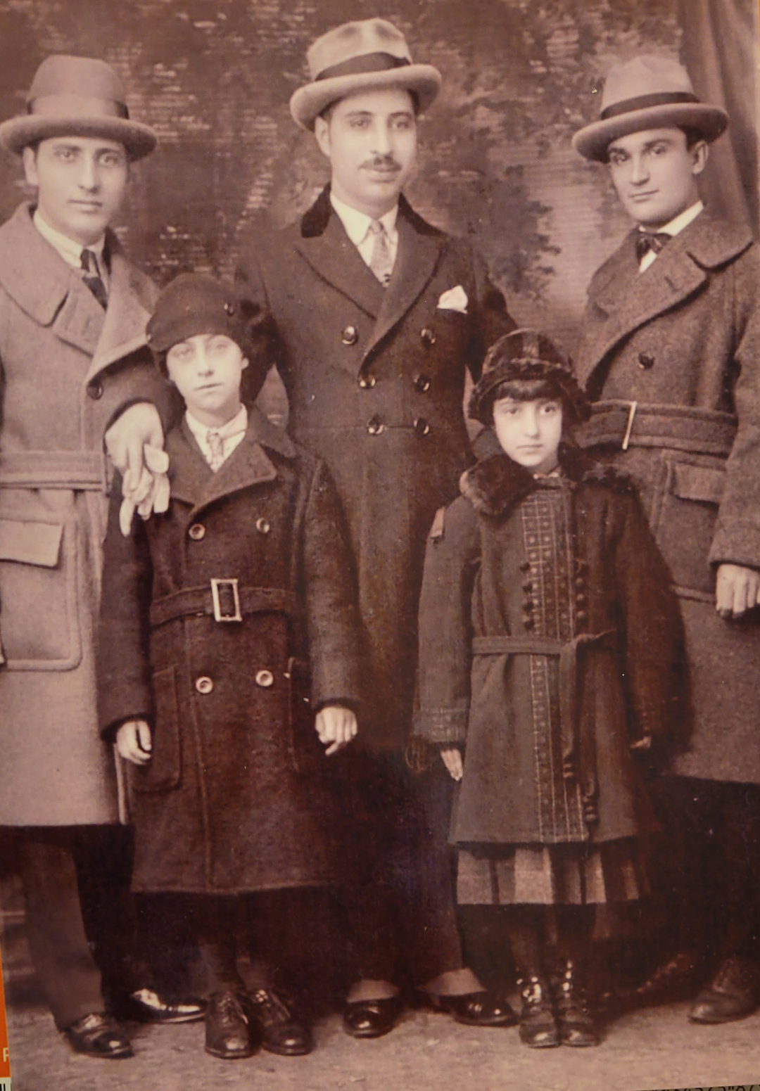 1925. My Italian immigrant GGF, his bros and kids.png